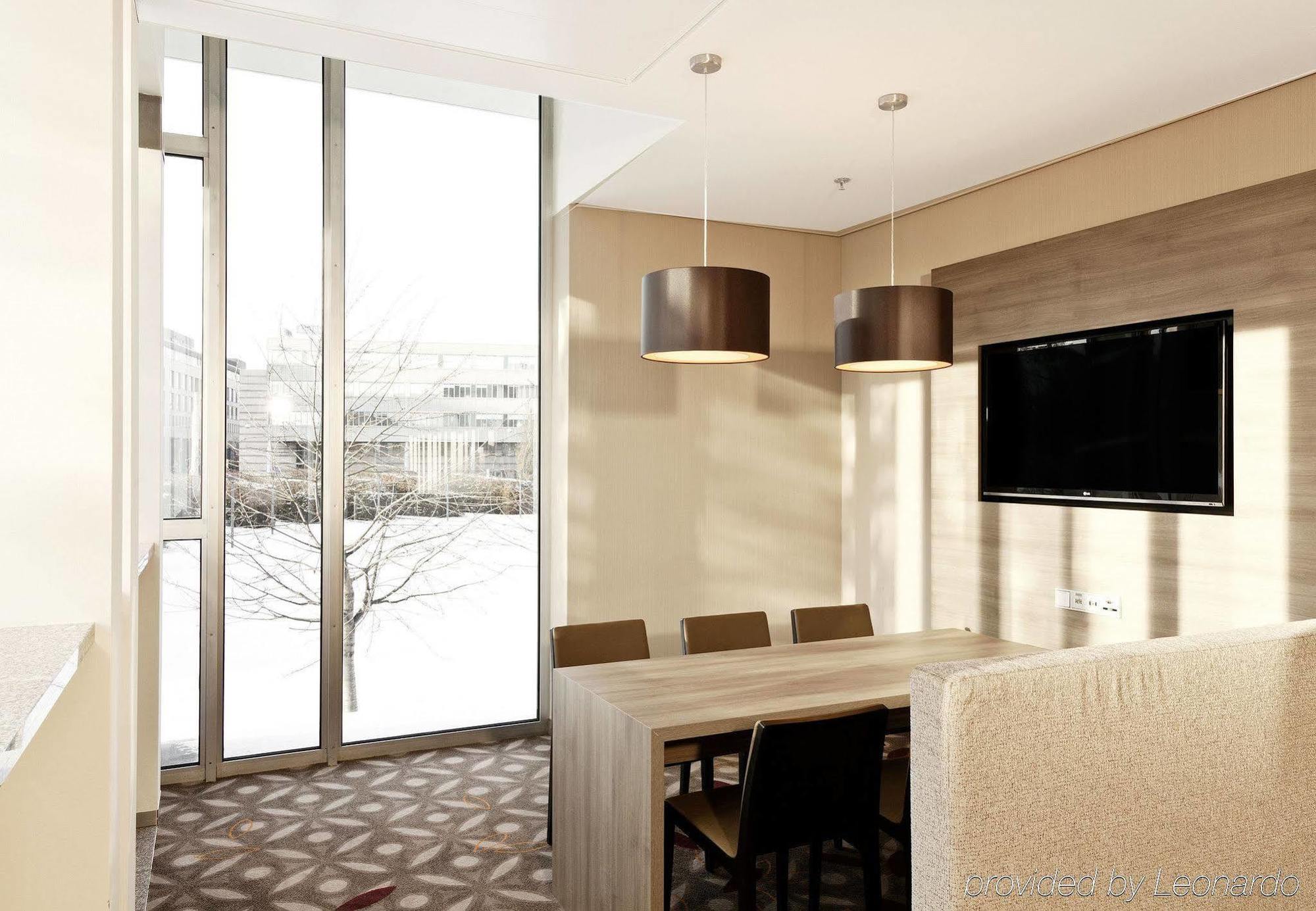 Courtyard By Marriott Linz Hotel Bilik gambar